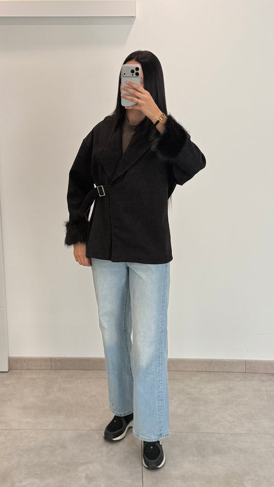 MANTEAU AVEC FOURRURE AUX POIGNETS - NOIR