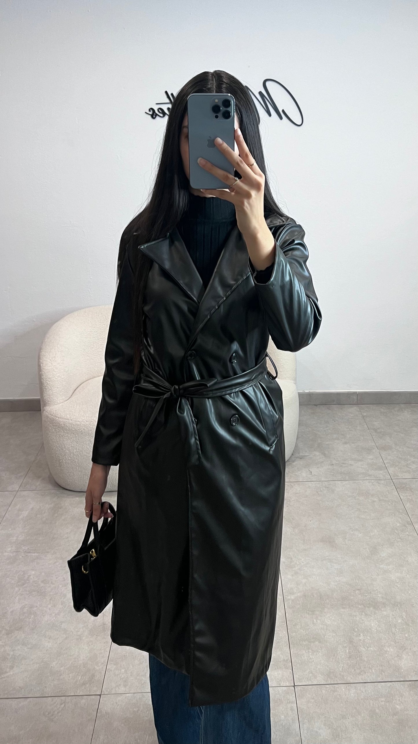Trench long en cuir noir