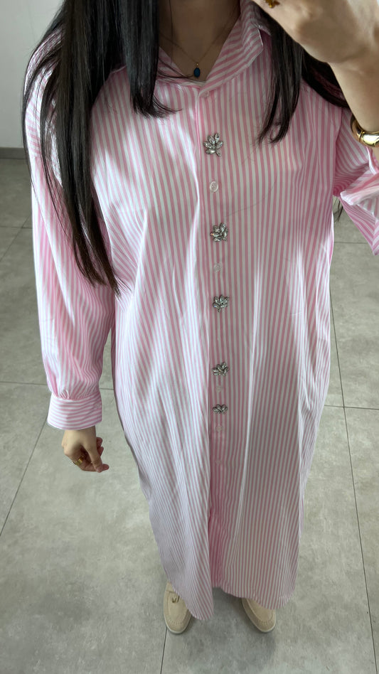 Vestido de rayas rosas con pedrería