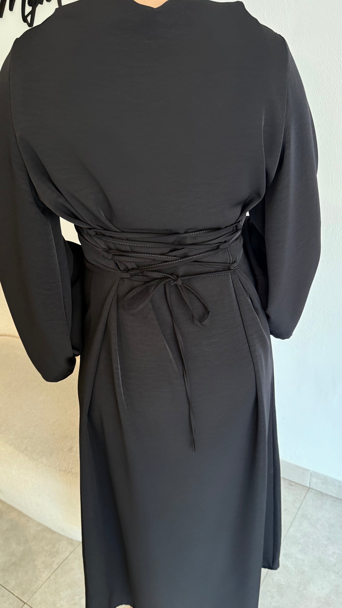 ROBE À LACET AU DOS - NOIR