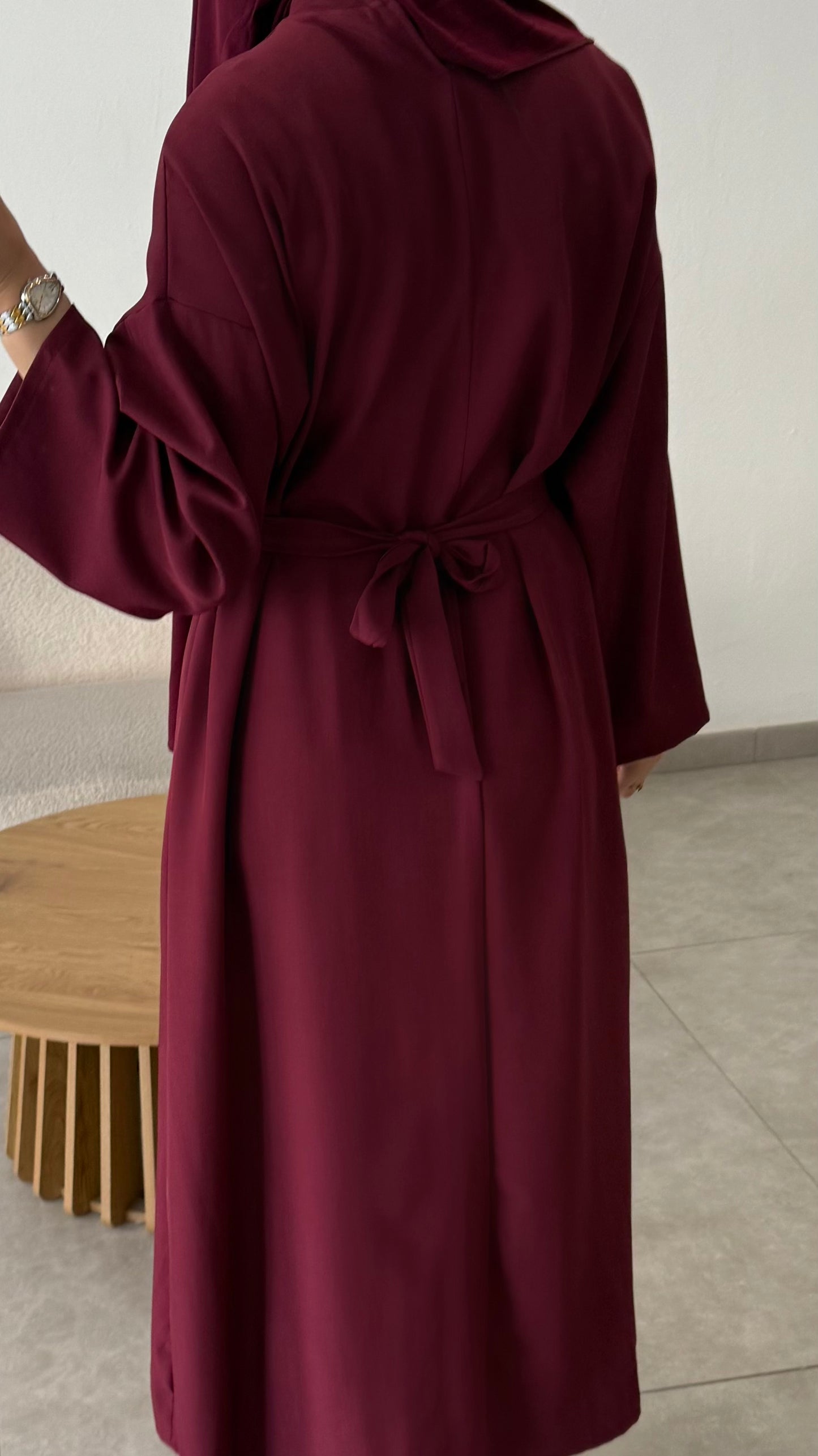 ROBE AVEC BROCHES DORÉ - BORDEAUX