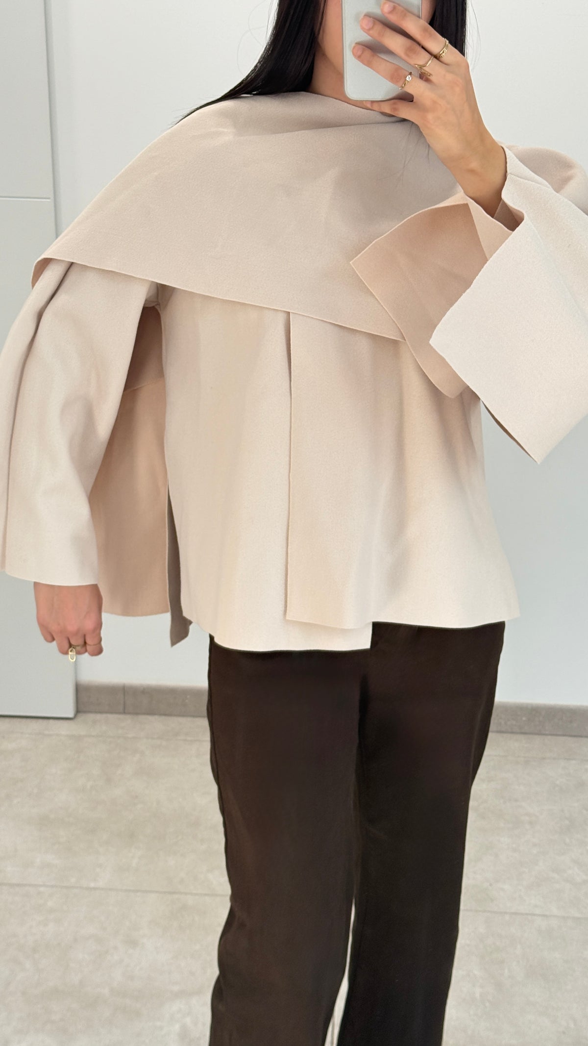 CAPE AVEC ÉCHARPE - BEIGE