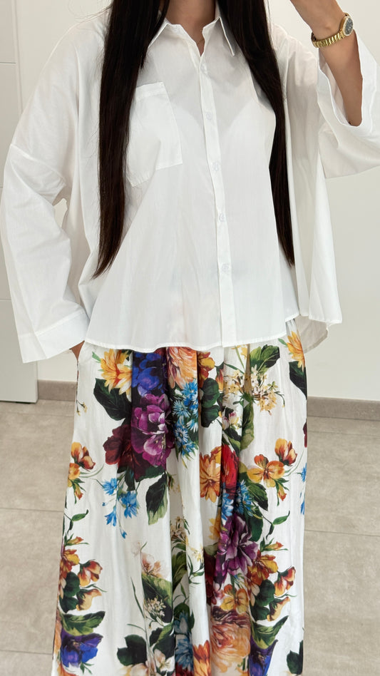 ENSEMBLE AVEC JUPE À FLEURS BLANC