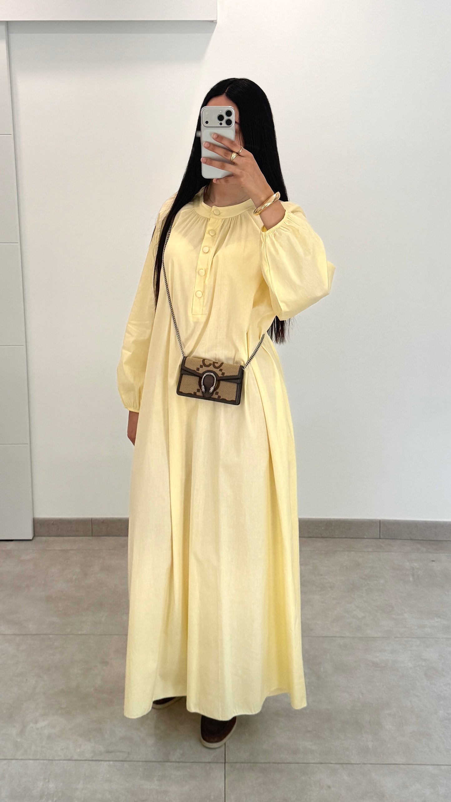 ROBE LONGUE AVEC BOUTONS - JAUNE
