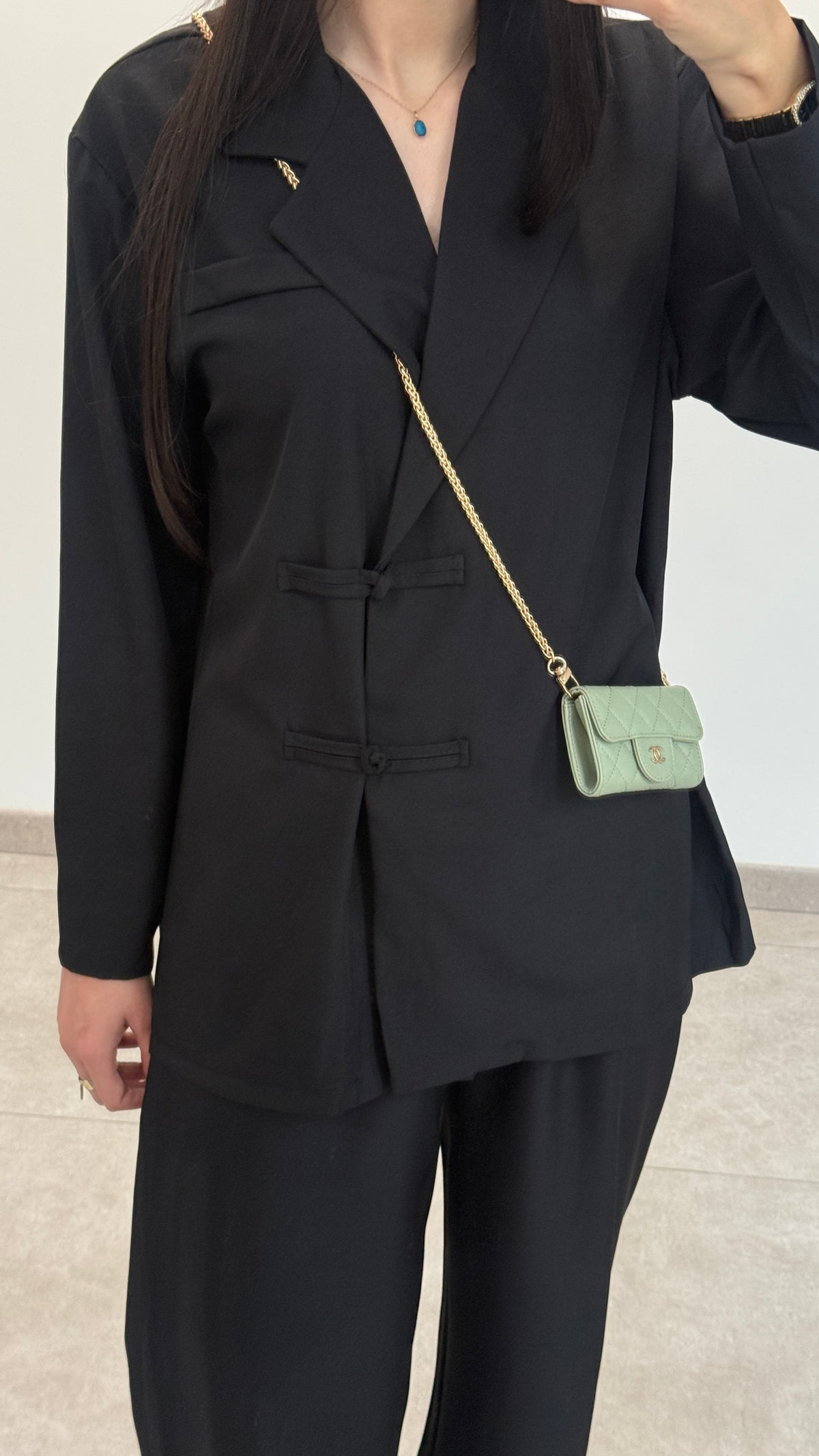 ASIAN-STYLE BLAZER SET WITH FASTENINGS - BLACK