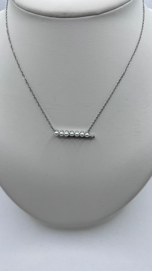 Rhinestone and pearl chain