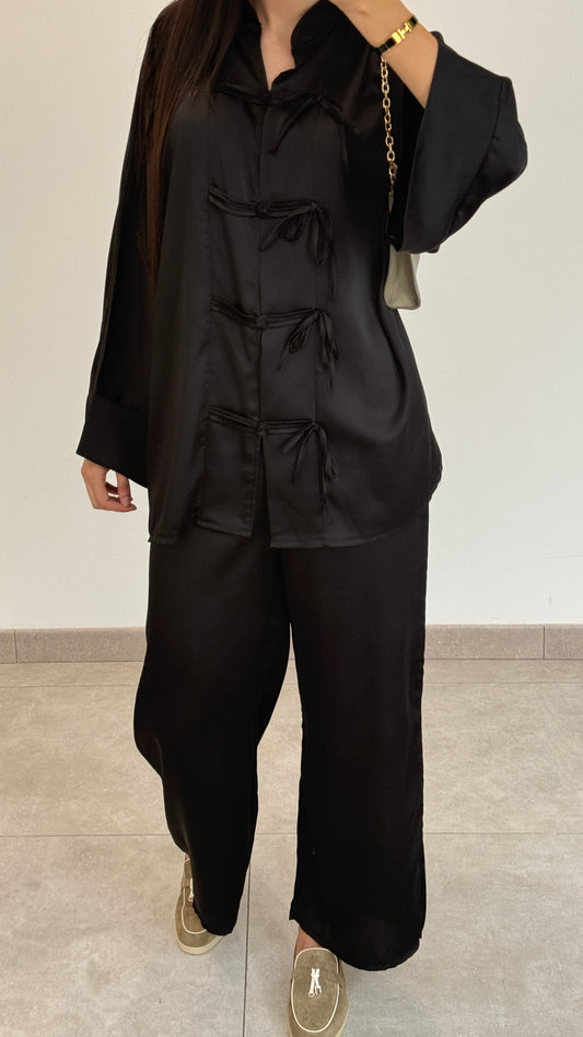 ENSEMBLE EN SATIN À ATTACHES ASIATIQUE - NOIR