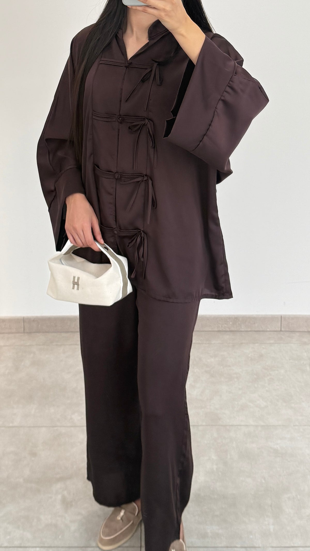 ASIAN-STYLE TIE-FRONT SATIN SET - BROWN