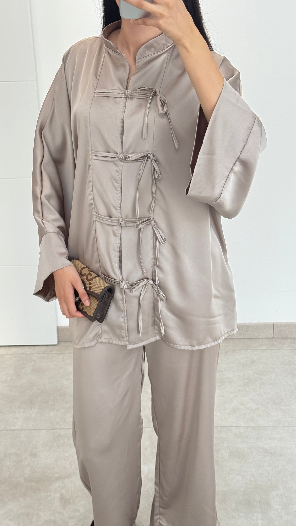 ASIAN-STYLE TIE-FRONT SATIN SET - BEIGE