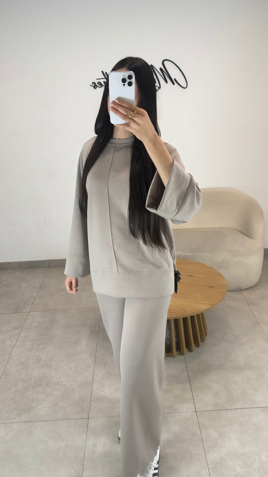 Ensemble trait taupe