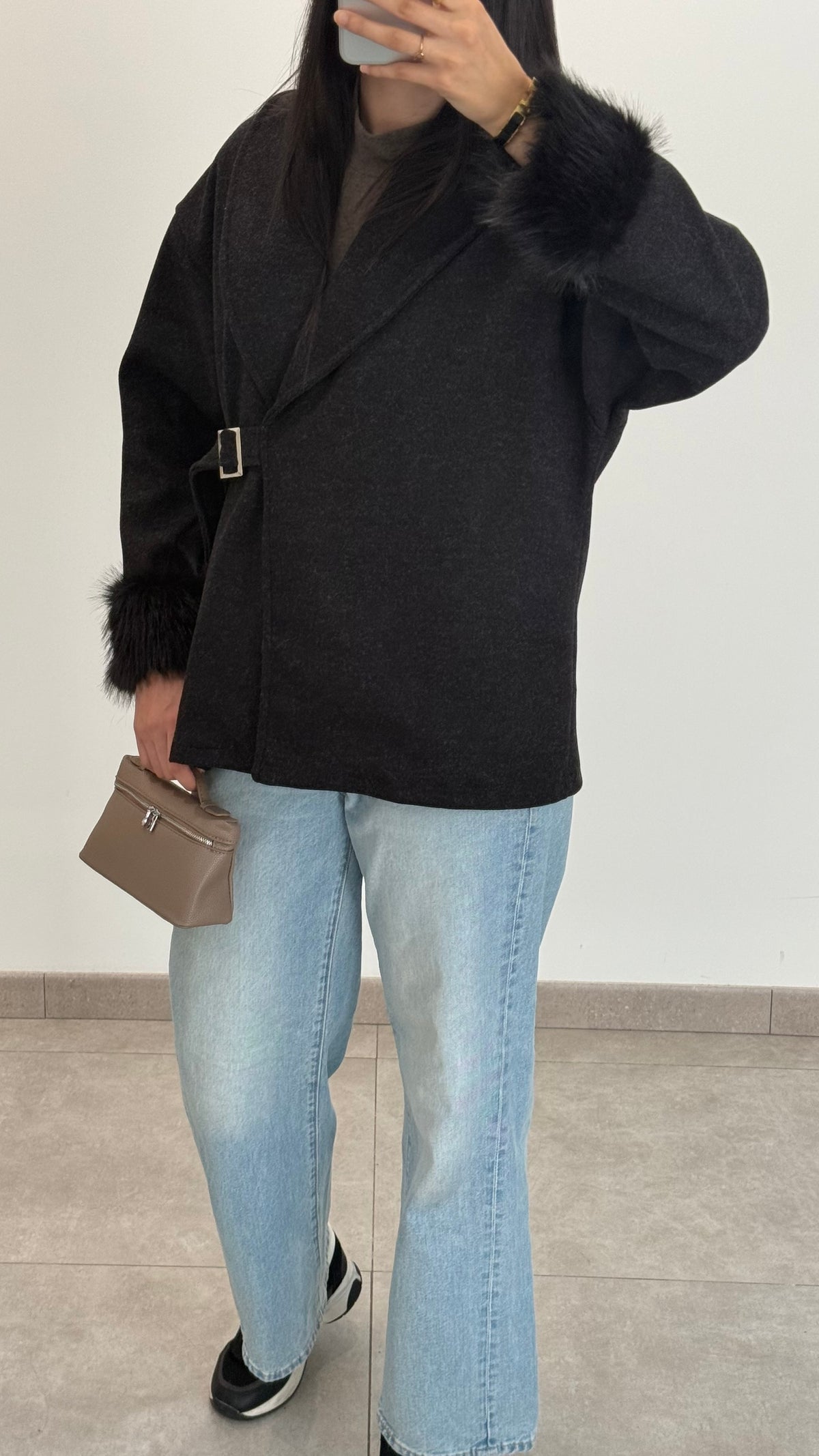 MANTEAU AVEC FOURRURE AUX POIGNETS - NOIR