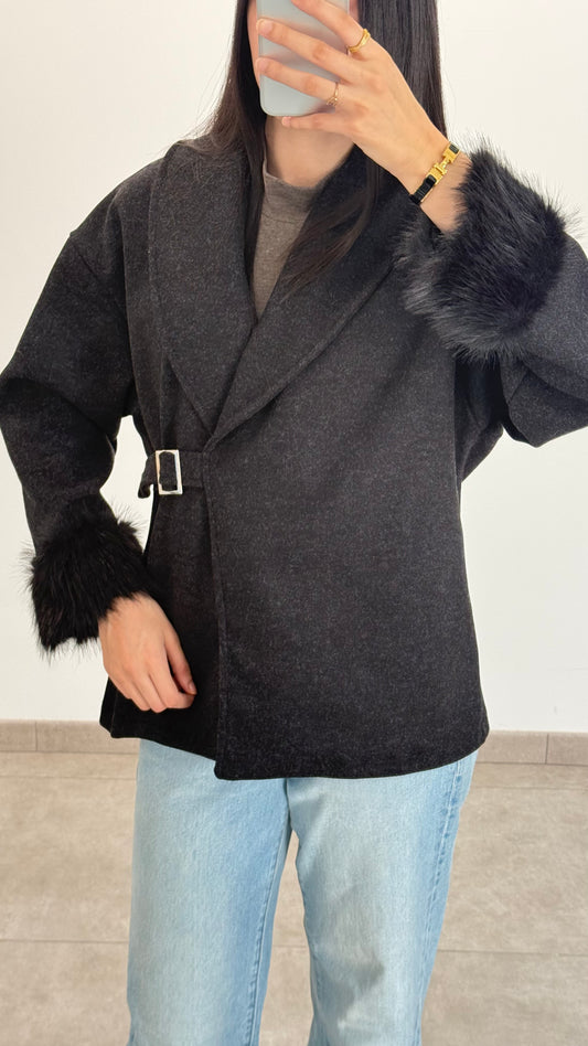 MANTEAU AVEC FOURRURE AUX POIGNETS - NOIR