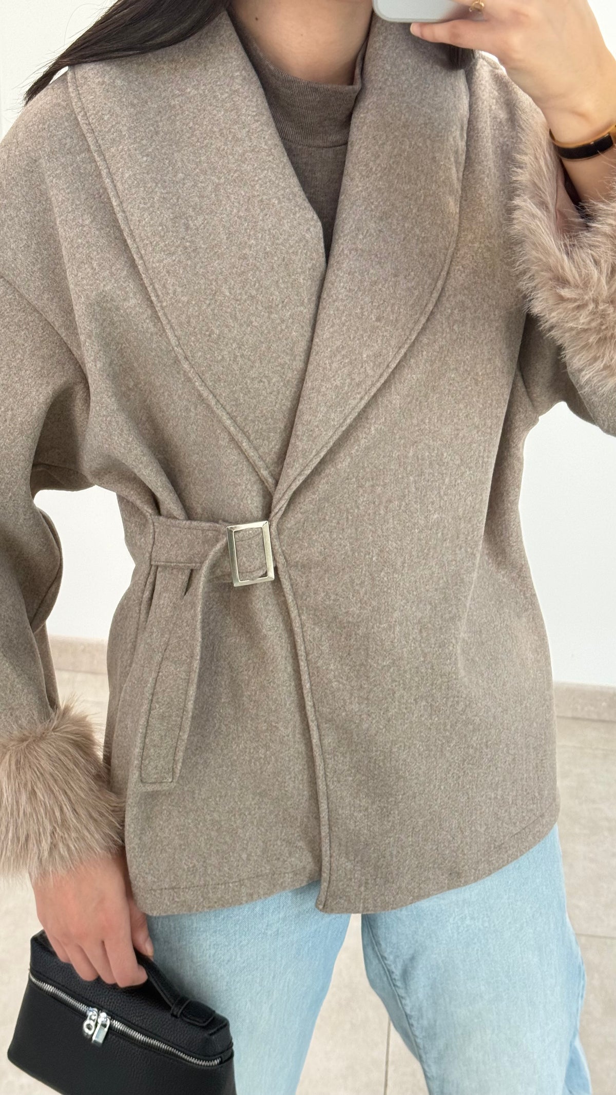 MANTEAU AVEC FOURRURE AUX POIGNETS - TAUPE