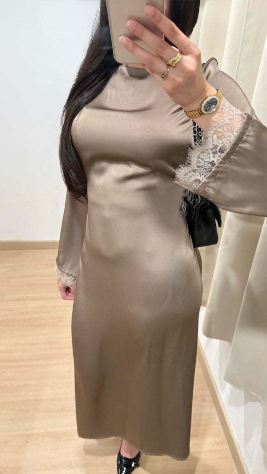 ROBE AVEC MANCHES EN DENTELLE - TAUPE
