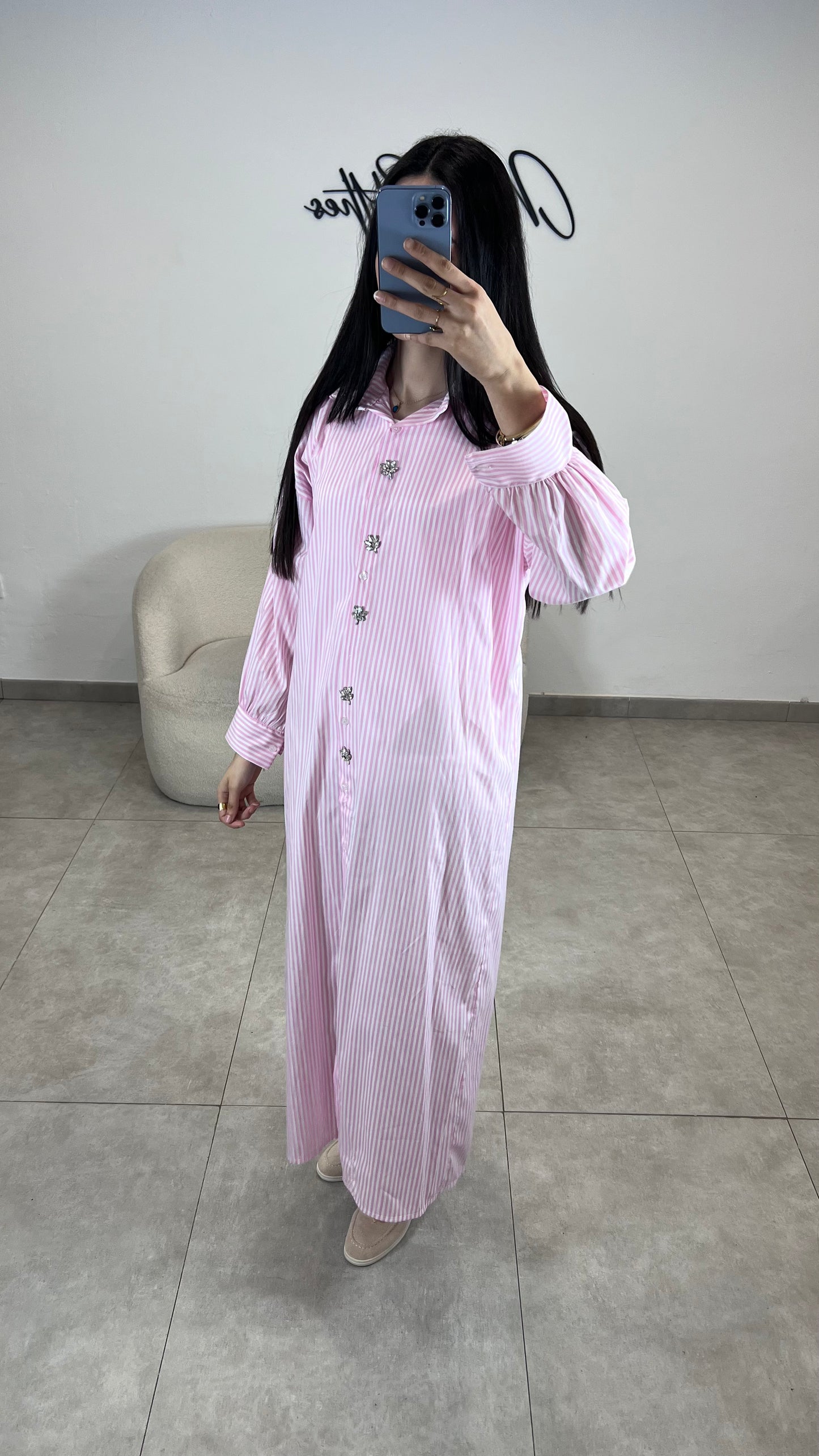 Vestido de rayas rosas con pedrería