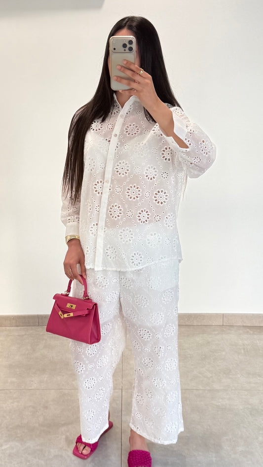 ENSEMBLE BLANC AVEC FLEUR