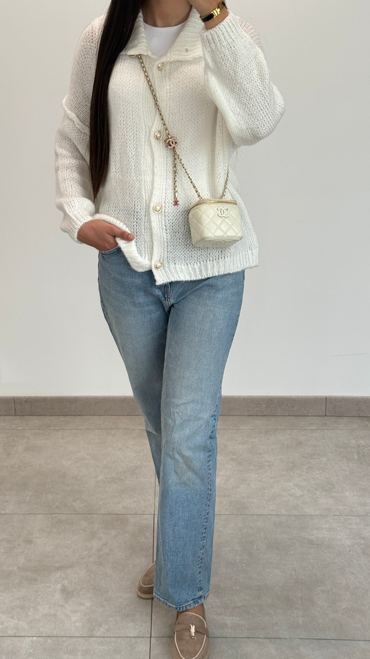 CHALECO CON BOTONES DORADOS – BLANCO