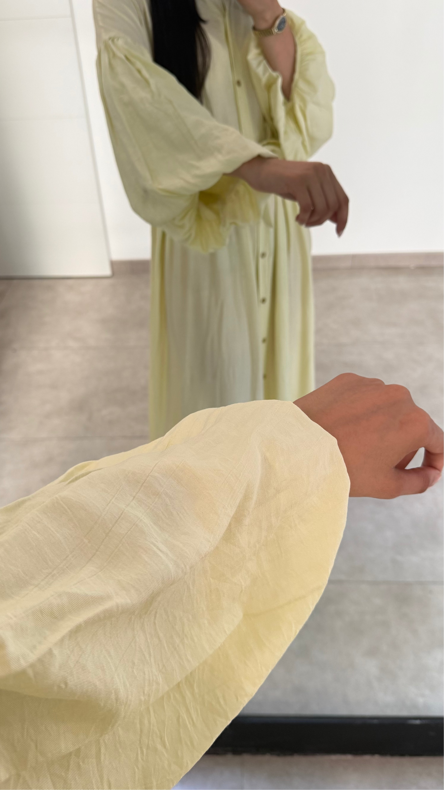 ROBE ÉVASÉE AVEC BOUTON - JAUNE