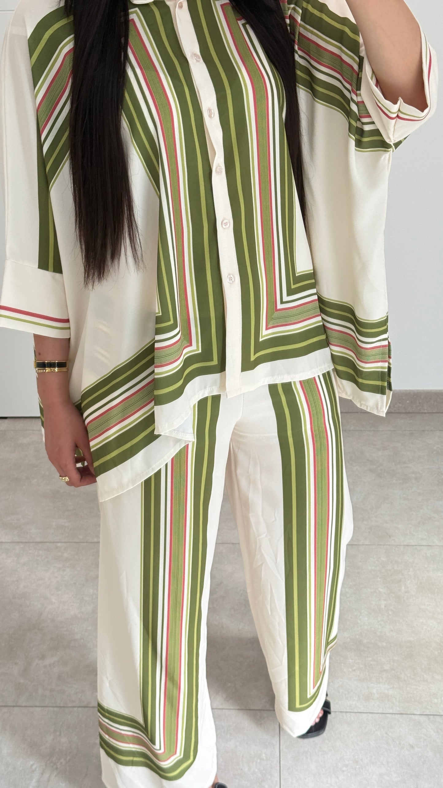 ENSEMBLE EN SATIN FLUIDE - VERT