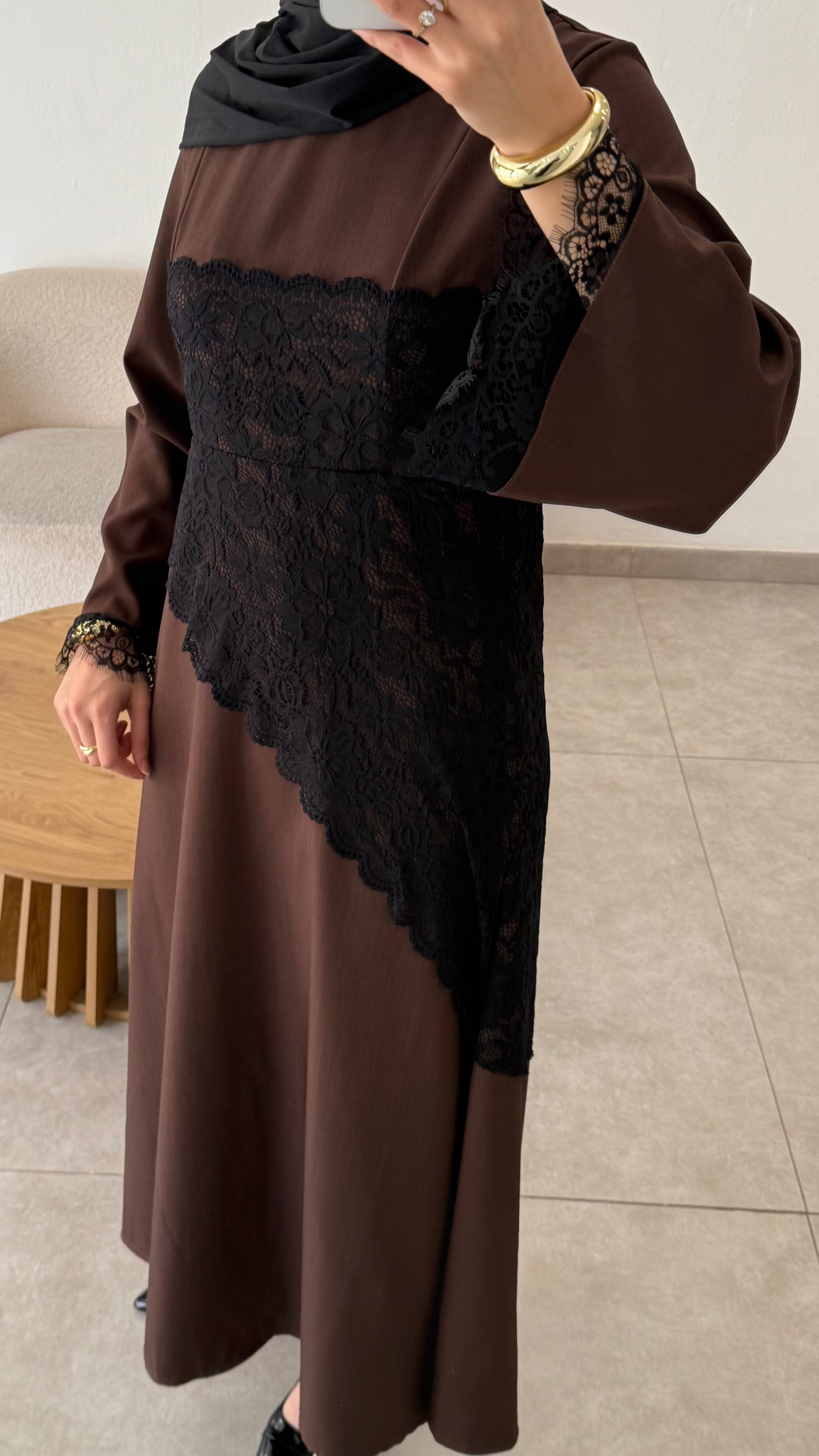 LONG DRESS WITH LACE INSERTS AT THE WAIST - BROWN