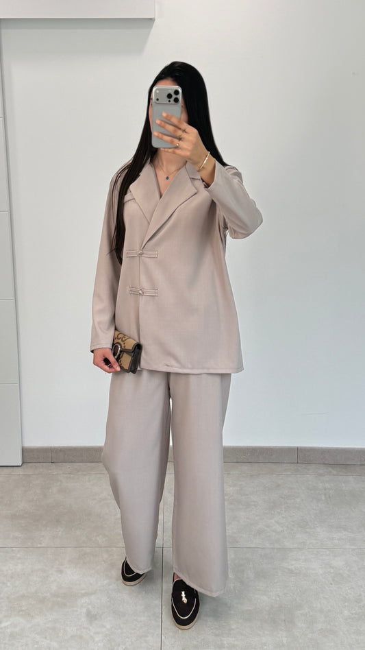 ENSEMBLE STYLE BLAZER À ATTACHES ASIATIQUE - BEIGE