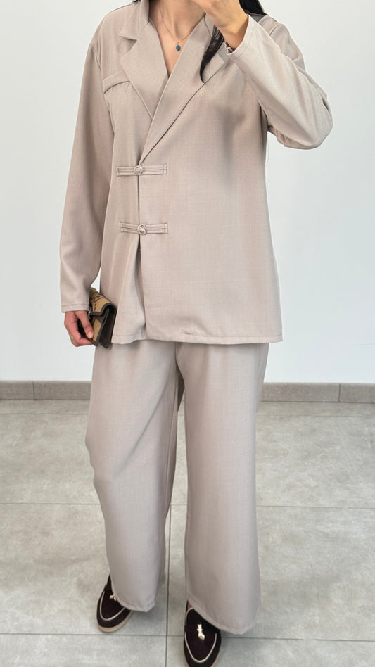 ENSEMBLE STYLE BLAZER À ATTACHES ASIATIQUE - BEIGE