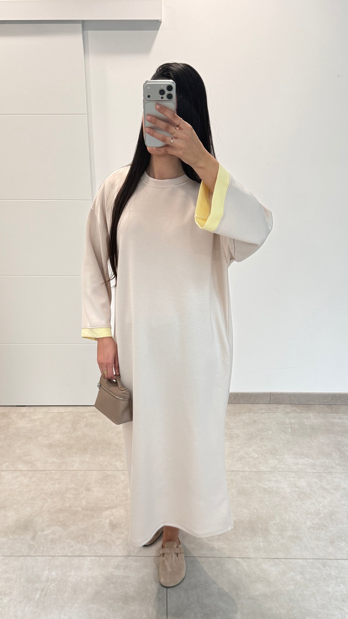 TWO-TONE SLEEVE DRESS - BEIGE