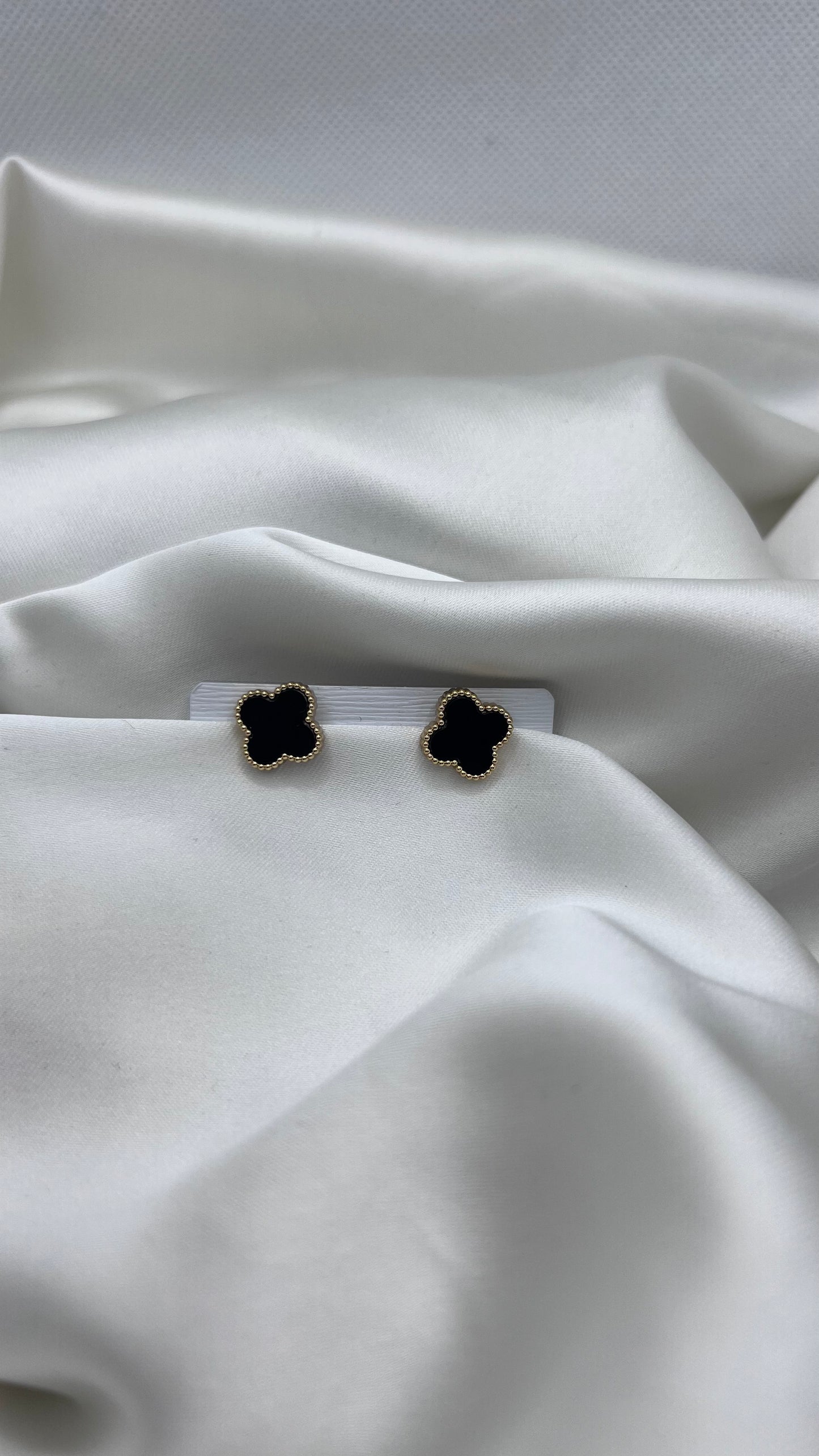Boucles d'oreille trèfle noir