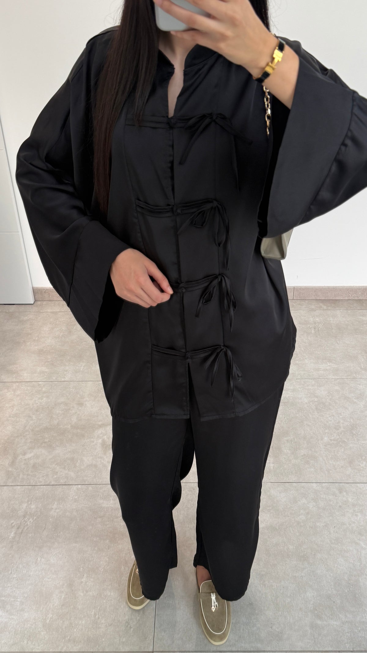 ASIAN-STYLE TIE-FRONT SATIN SET - BLACK