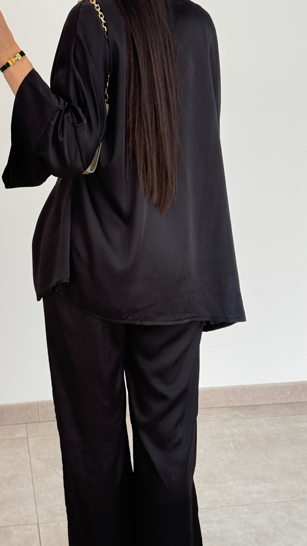 ASIAN-STYLE TIE-FRONT SATIN SET - BLACK