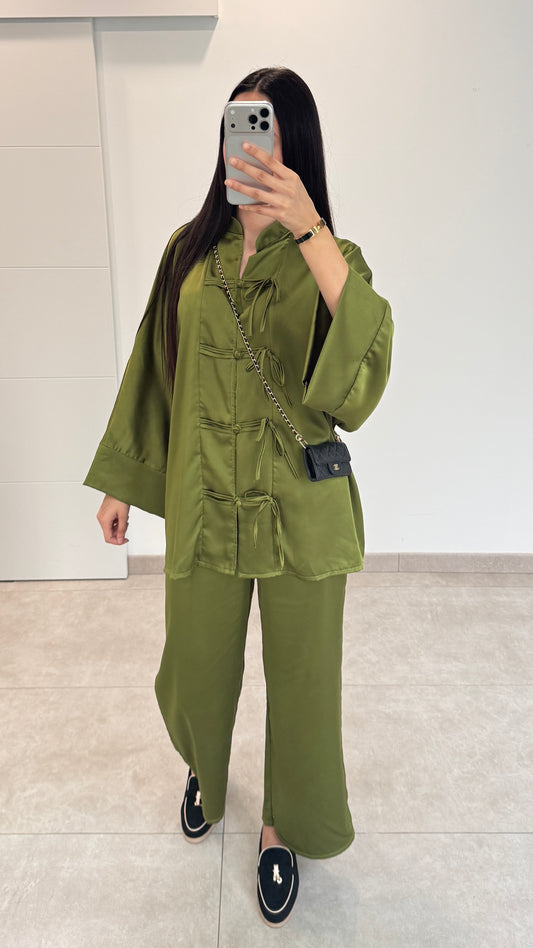 ENSEMBLE EN SATIN À ATTACHES ASIATIQUE - VERT