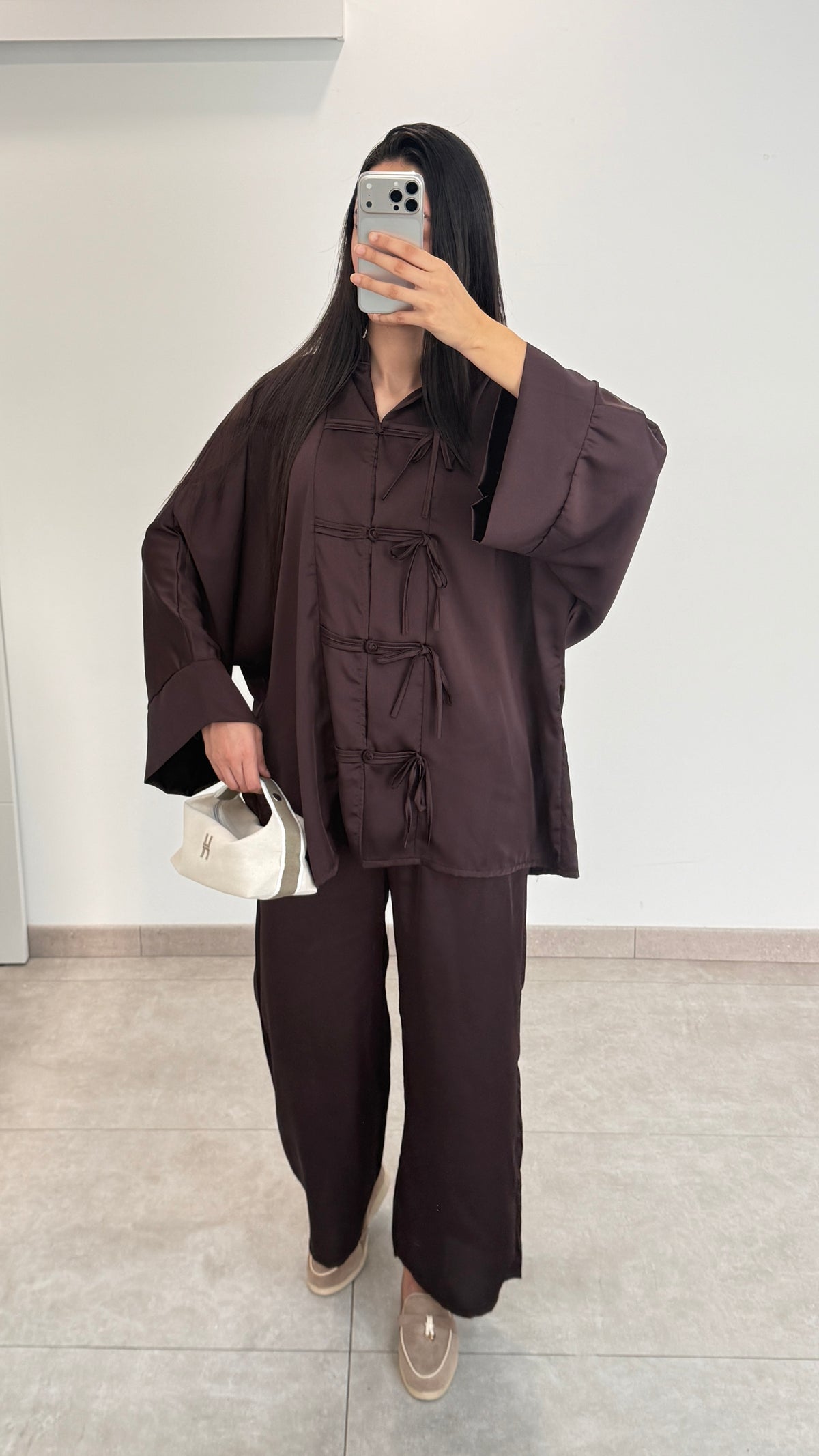 ASIAN-STYLE TIE-FRONT SATIN SET - BROWN